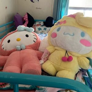 Hello kitty Easter greeter 2024